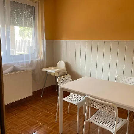 Rózsa Lak Apartamento *