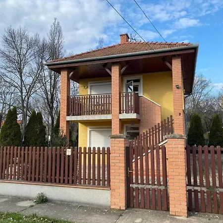 Rozsa Lak