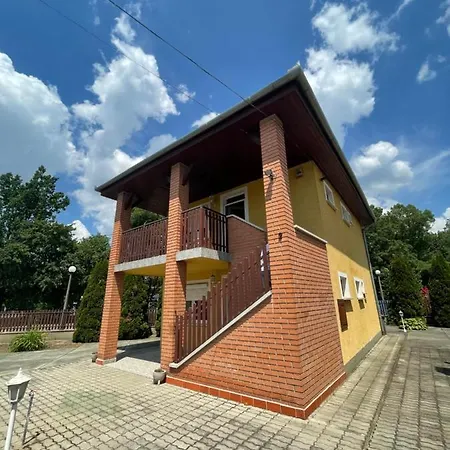 Appartement Rozsa Lak Retro