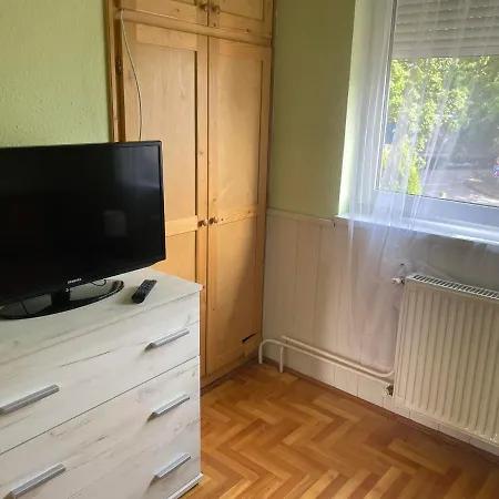 Rozsa Lak Retro