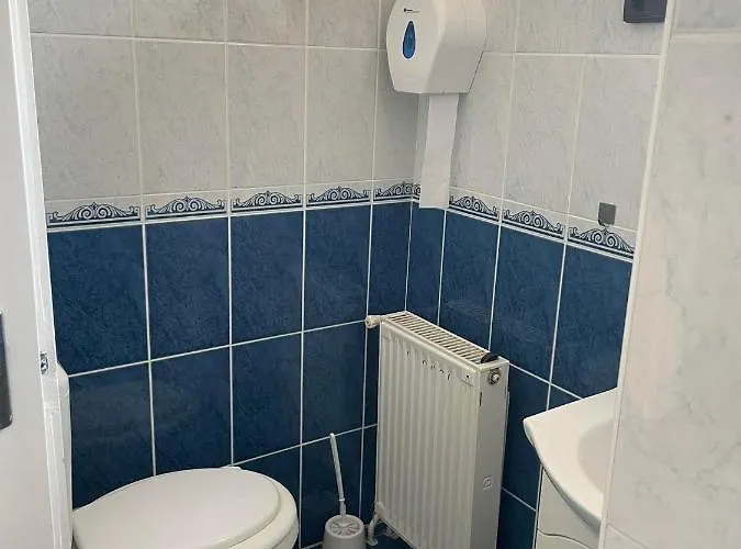 Rozsa Lak